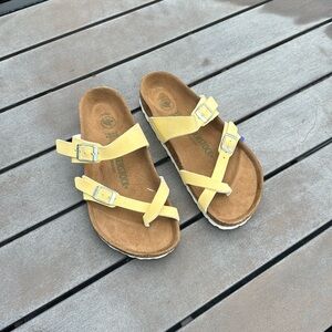 New w/o Box Birkenstock Mayari Brushed Vanilla Vegan Size 37 Butter Yellow